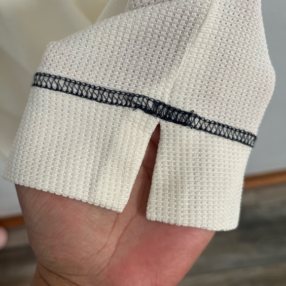 Sharon Young long sleeve lightweight top - Picture 3 of 9